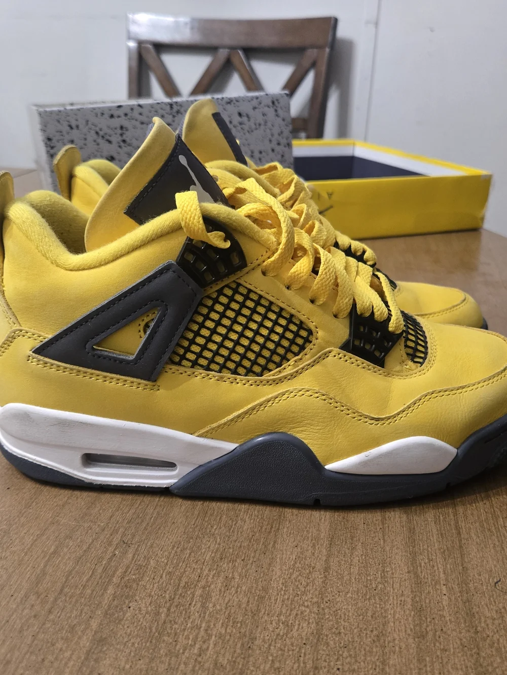 Jordan 4  Men's Yellow and Black Lifestyle Sneaker